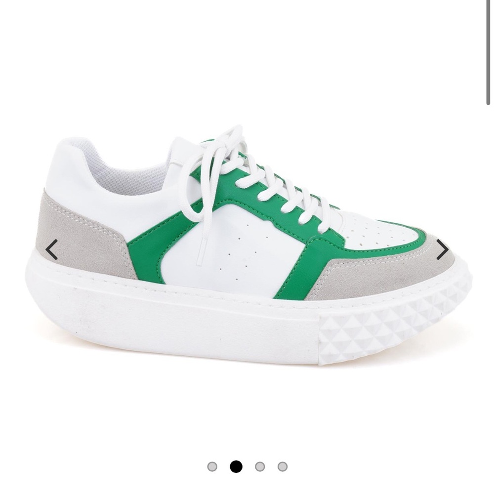 Desa Green and White Women's Sneakers size 39